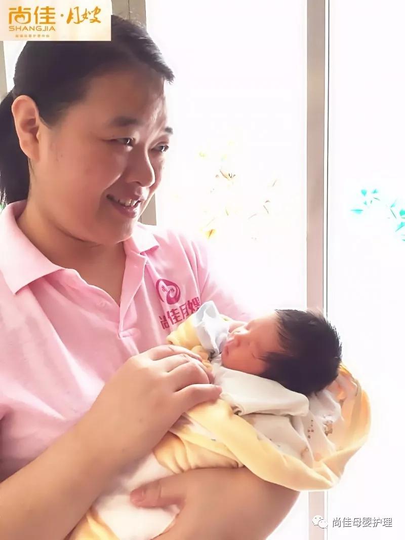尚佳專業(yè)月嫂 | 母親生病丨 是否需停止哺乳？